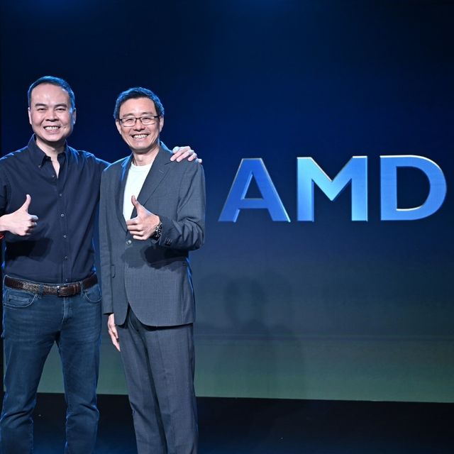ASUS Co-CEO S.Y. Hsu (right) joins Jack Huynh, AMD Senior Vice President and General Manager of the Computing and Graphics Group, on stage at the AMD press conference during Computex.